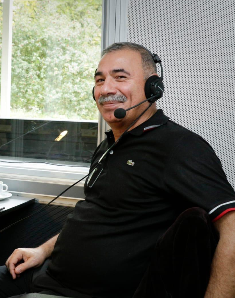 Djengizkhan Hasso in der Dolmetscherkabine